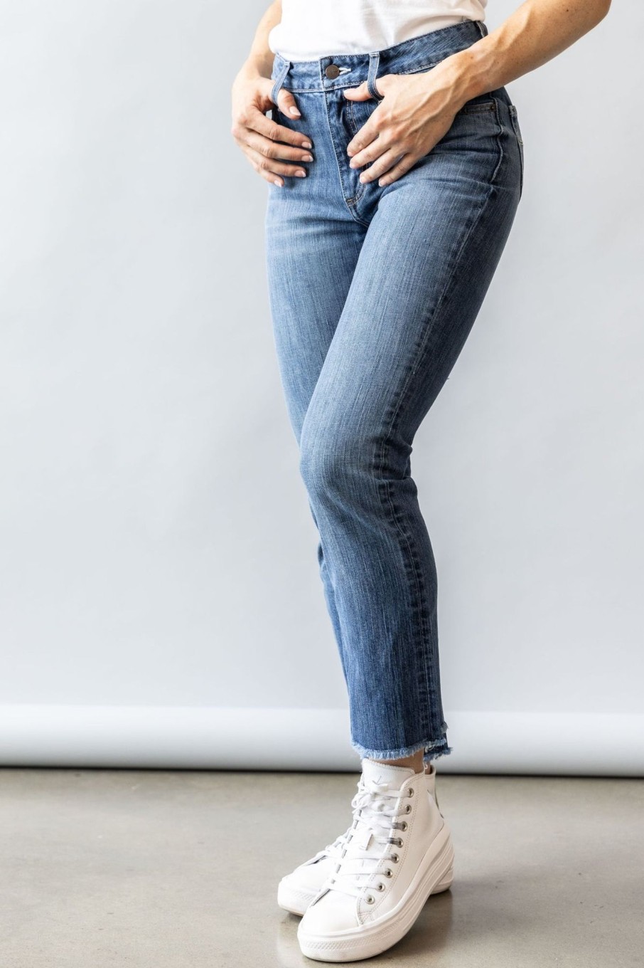 Women Kimes Ranch | Monica Cropped Mid Wash